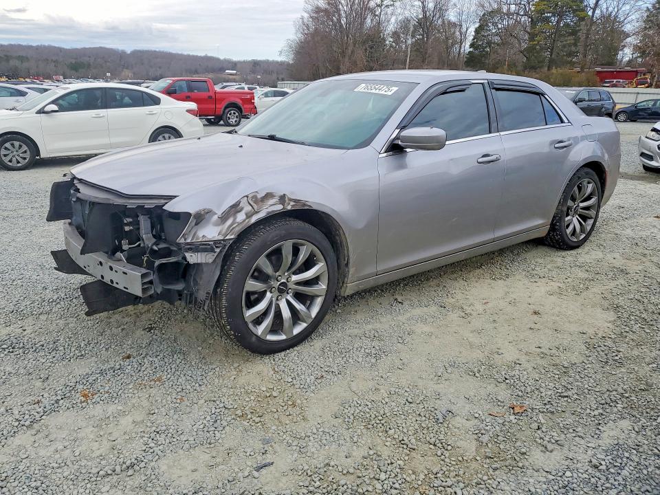 CHRYSLER 300 2016 with VIN 2C3CCAAG6GH230206 - Photo from auction