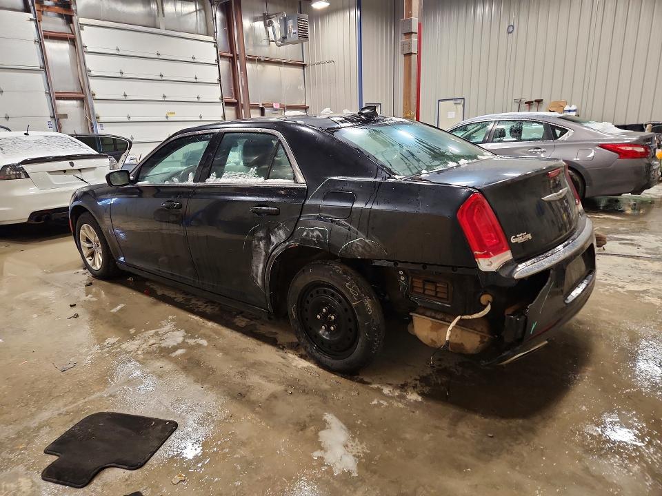 Photo 2 from auction – 2015 CHRYSLER 300 with VIN 2C3CCAAG8FH786581