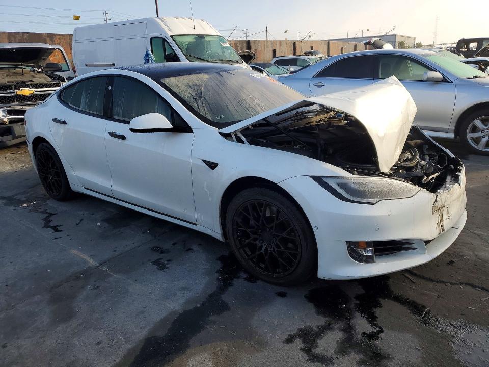 Photo 4 from auction – 2017 TESLA MODEL S with VIN 5YJSA1E28HF232252