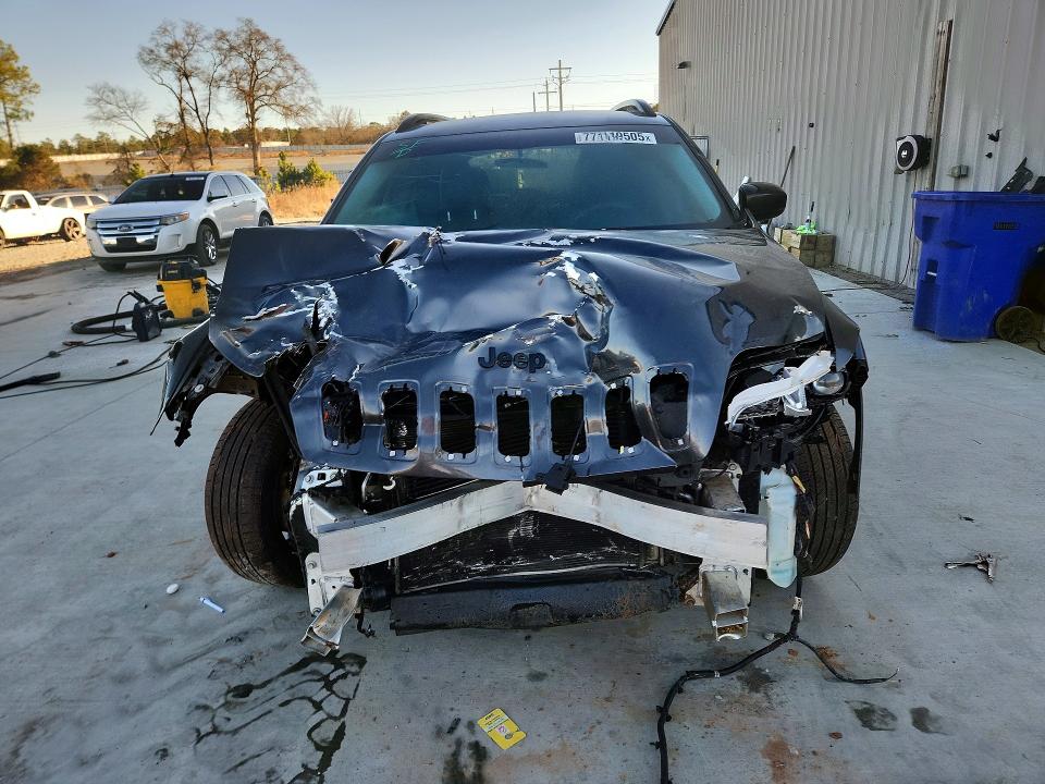 Photo 5 from auction – 2019 JEEP CHEROKEE with VIN 1C4PJLLB2KD324850