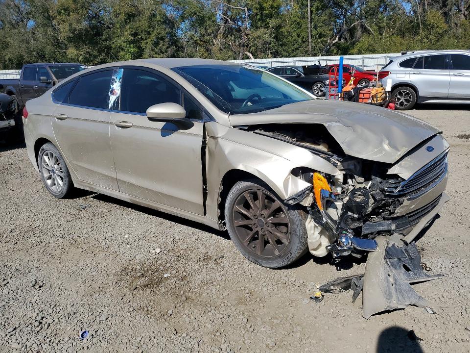 Photo 4 from auction – 2017 FORD FUSION with VIN 3FA6P0H72HR200371