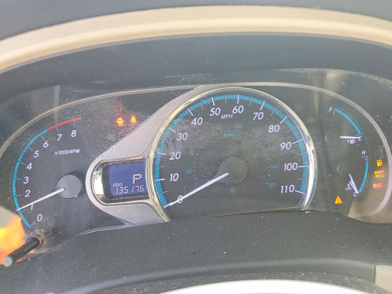 Photo 9 from auction – 2011 TOYOTA SIENNA with VIN 5TDYK3DC4BS083743