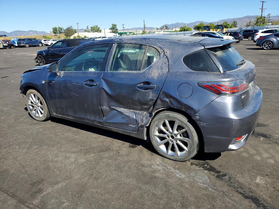 Photo 2 from auction – 2015 LEXUS CT 200 with VIN JTHKD5BH8F2249185