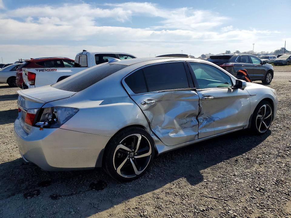 Photo 3 from auction – 2015 HONDA ACCORD with VIN 1HGCR6F76FA006111