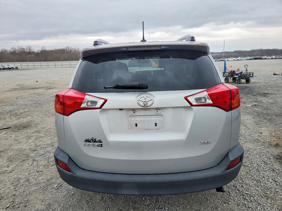 Foto 6 de la subasta – 2015 TOYOTA RAV4 con VIN JTMWFREV5FD056020