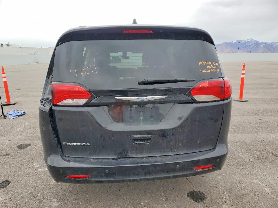 Photo 6 from auction – 2018 CHRYSLER PACIFICA with VIN 2C4RC1DG6JR168096