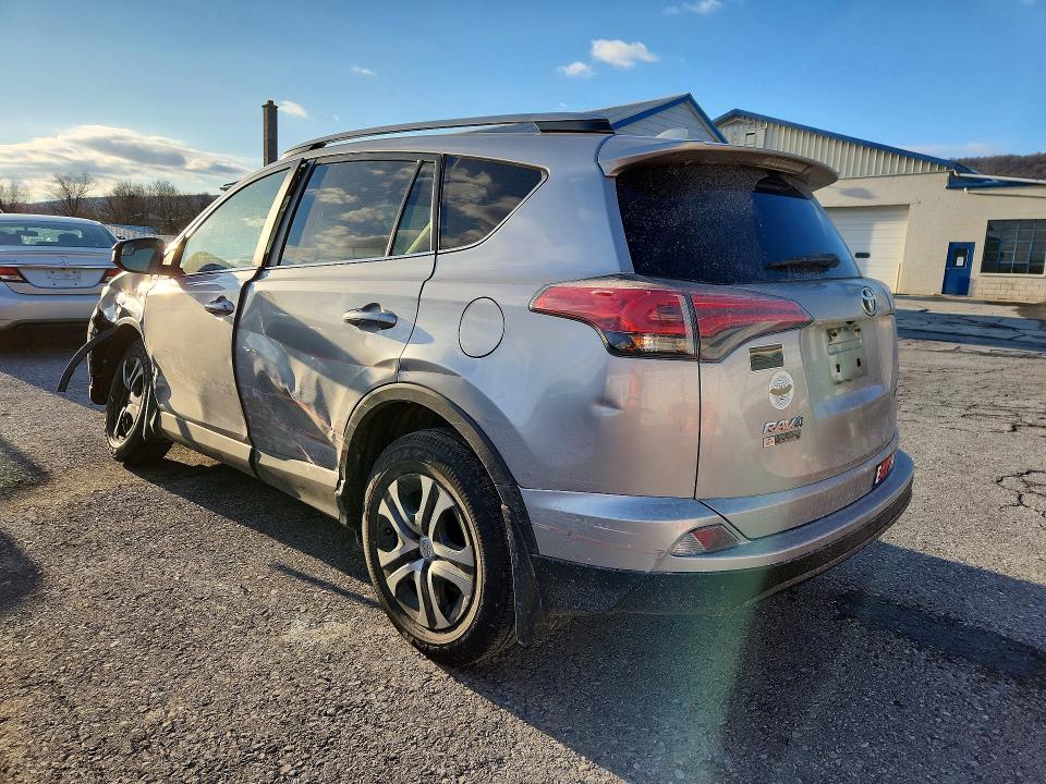Photo 2 from auction – 2017 TOYOTA RAV4 LE with VIN 2T3BFREV3HW642302