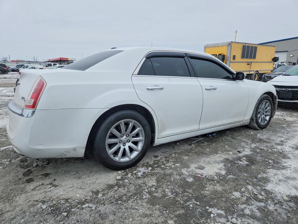 Photo 3 from auction – 2014 CHRYSLER 300C with VIN 2C3CCAET3EH109217