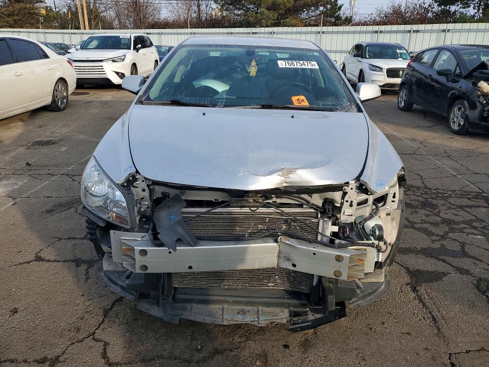 Photo 5 from auction – 2012 CHEVROLET MALIBU with VIN 1G1ZD5E09CF185001