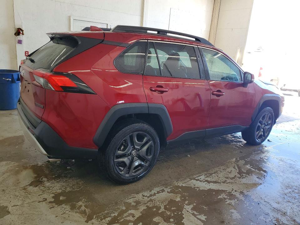 Photo 3 from auction – 2024 TOYOTA RAV4 with VIN 2T3J1RFV6RW422727