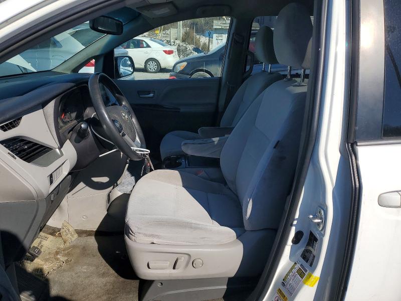 Photo 7 from auction – 2017 TOYOTA SIENNA with VIN 5TDKZ3DC8HS769732