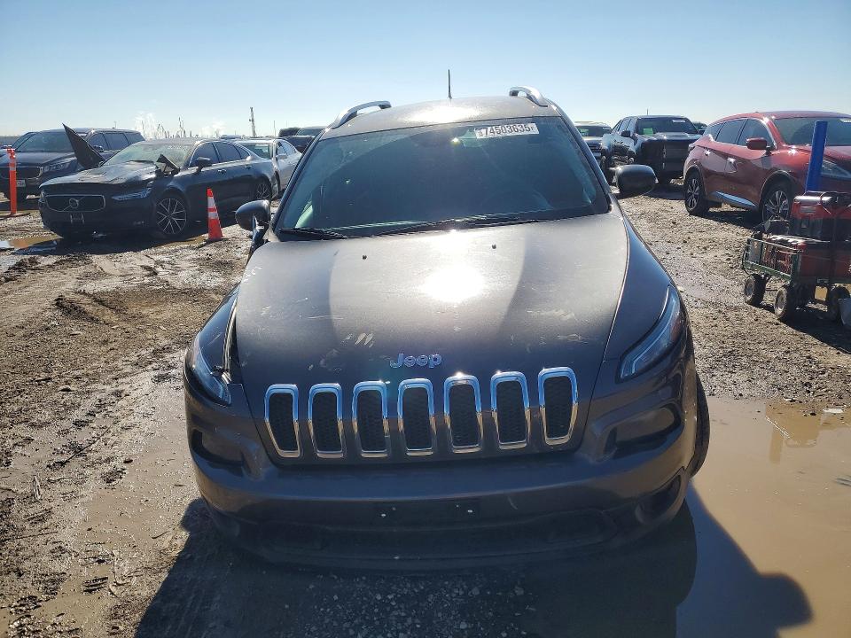 Photo 5 from auction – 2018 JEEP CHEROKEE with VIN 1C4PJLLB2JD510970