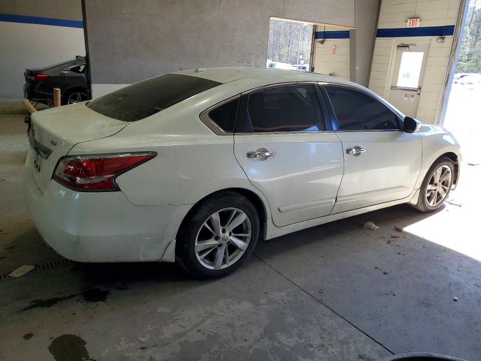 Photo 3 from auction – 2015 NISSAN ALTIMA 2.5 with VIN 1N4AL3AP1FC130049