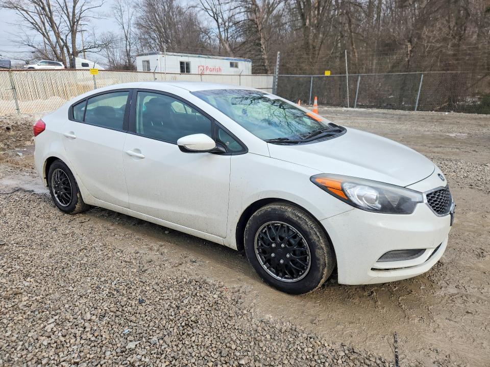 Photo 4 from auction – 2016 KIA FORTE with VIN KNAFK4A62G5478252