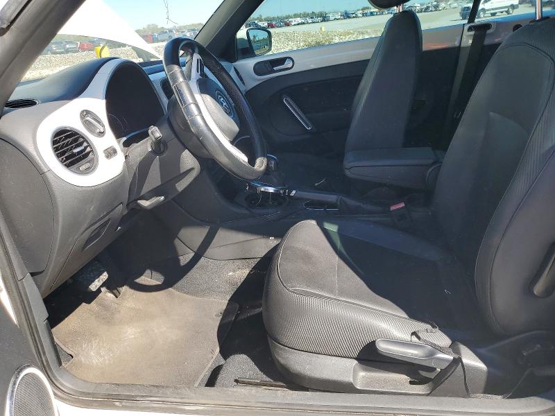 Photo 7 from auction – 2014 VOLKSWAGEN BEETLE with VIN 3VW5P7AT2EM801517