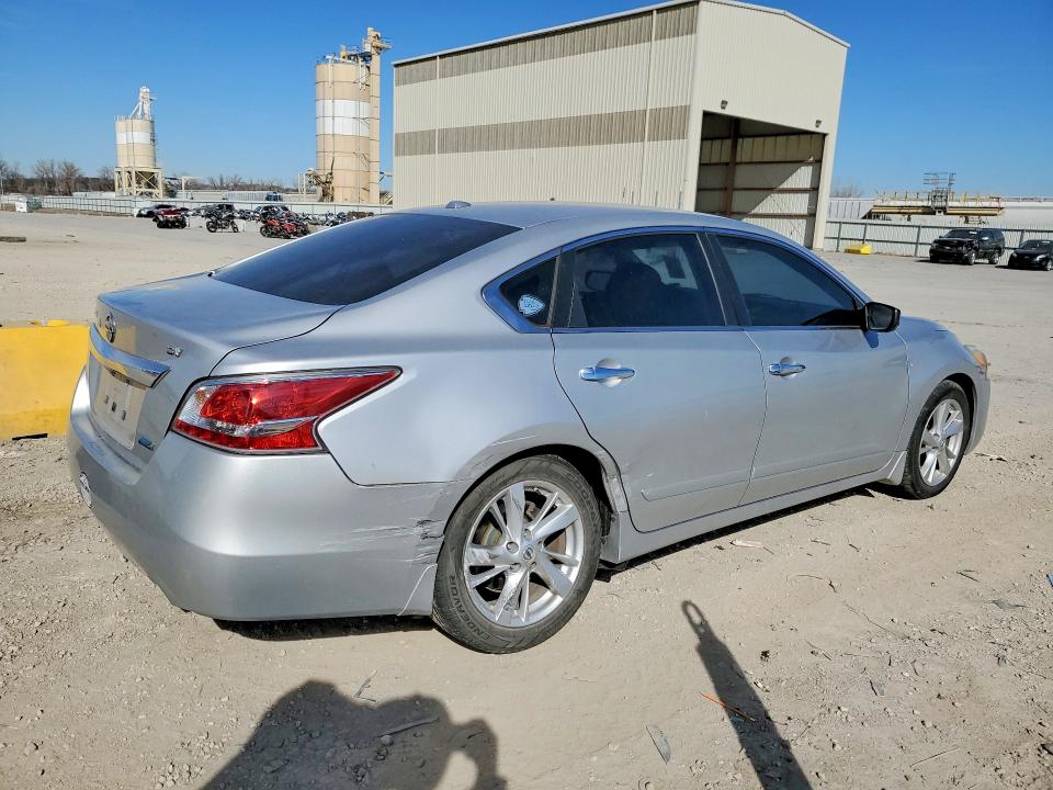 Photo 3 from auction – 2014 NISSAN ALTIMA with VIN 1N4AL3AP0EC267532