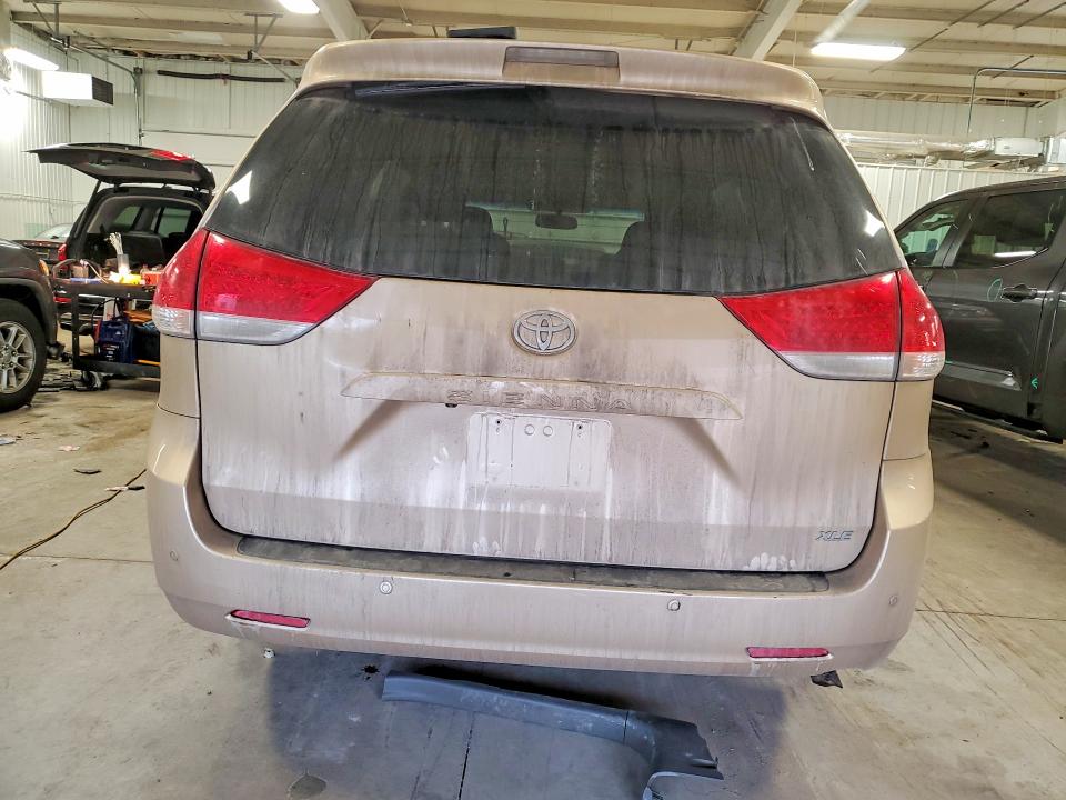 Photo 6 from auction – 2013 TOYOTA SIENNA with VIN 5TDYK3DC4DS376514
