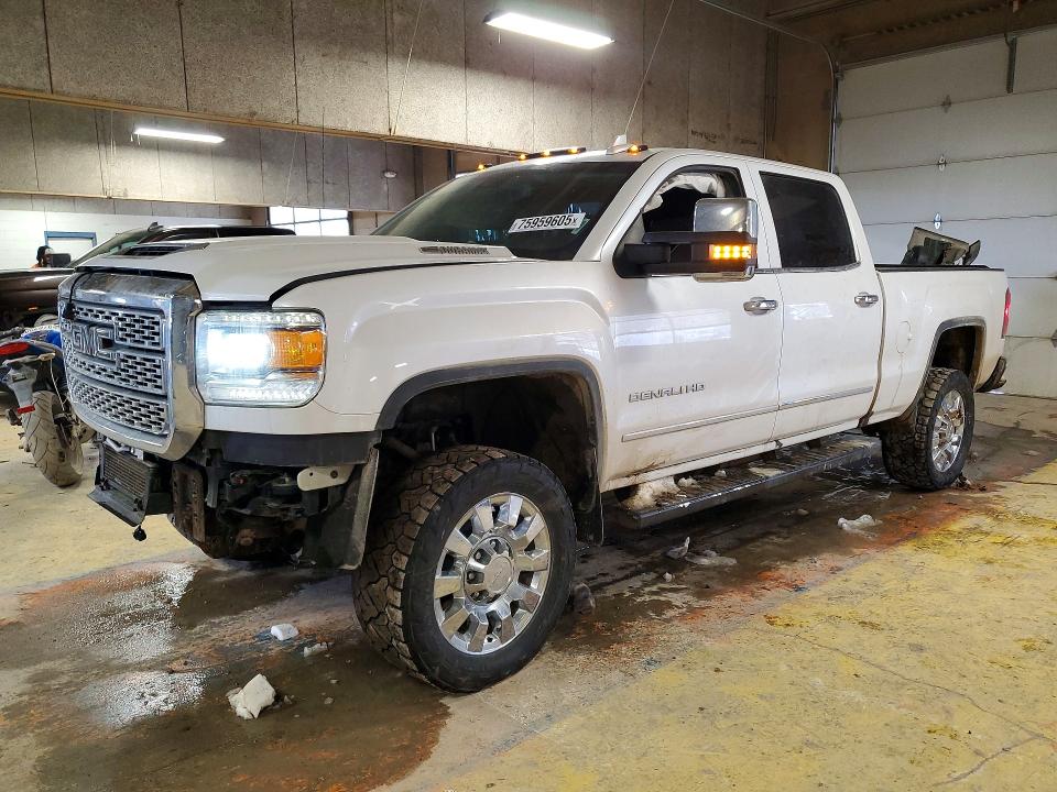 GMC SIERRA K25 2018 with VIN 1GT12UEY2JF245501 - Photo from auction