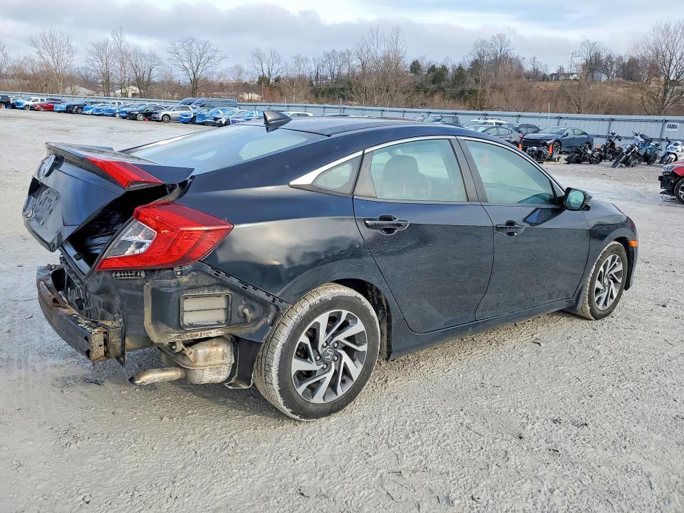 Photo 3 from auction – 2018 HONDA CIVIC with VIN 19XFC2F79JE032262