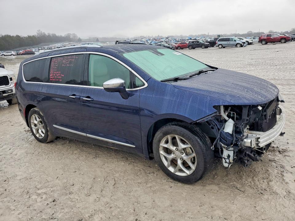 Photo 4 from auction – 2018 CHRYSLER PACIFICA L with VIN 2C4RC1GG4JR114890