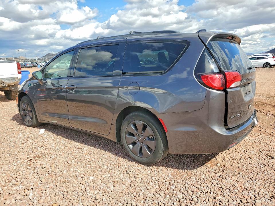 Photo 2 from auction – 2020 CHRYSLER PACIFICA H with VIN 2C4RC1N72LR287720