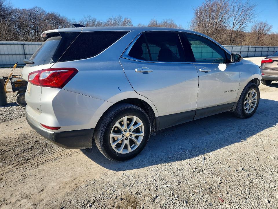 Photo 3 from auction – 2019 CHEVROLET EQUINOX with VIN 2GNAXKEV1K6212147