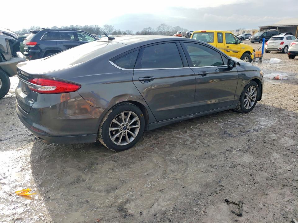 Photo 3 from auction – 2017 FORD FUSION SE with VIN 3FA6P0HD4HR371810