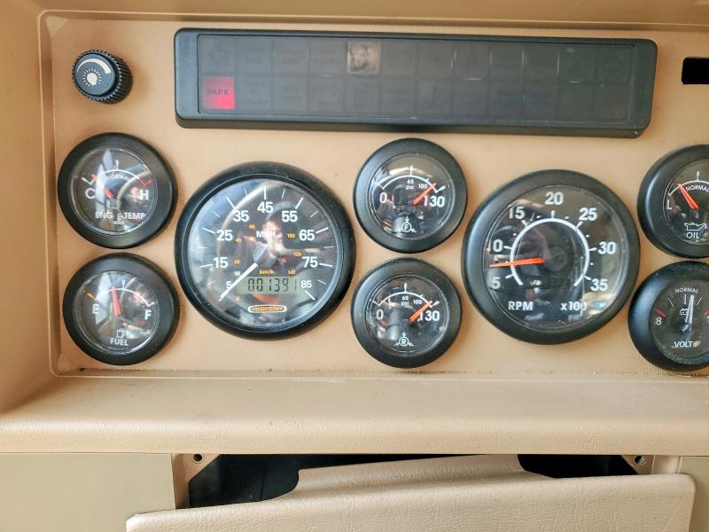 Photo 8 from auction – 1999 FREIGLINER CHASSIS with VIN 4UZ6XJCA1XCF55174