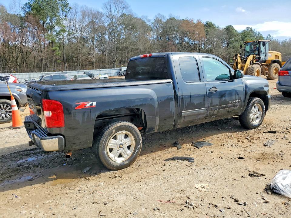 Photo 3 from auction – 2011 CHEVROLET SILVERADO with VIN 1GCRCSE01BZ434543