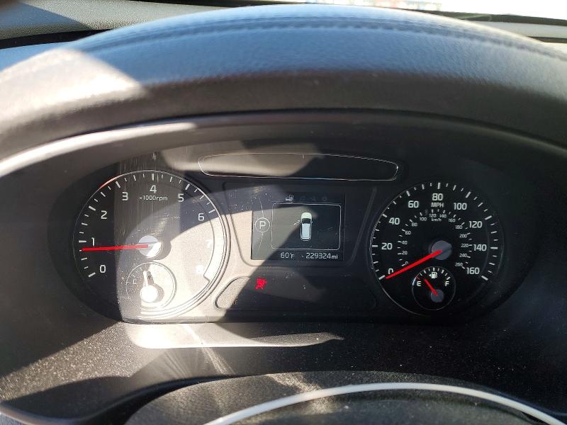 Photo 9 from auction – 2016 KIA SORENTO LX with VIN 5XYPG4A34GG153267
