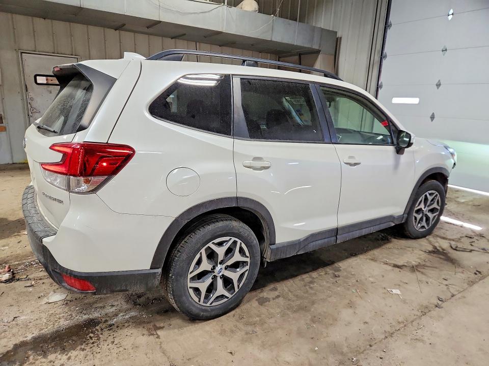 Photo 3 from auction – 2020 SUBARU FORESTER P with VIN JF2SKAJC0LH413240