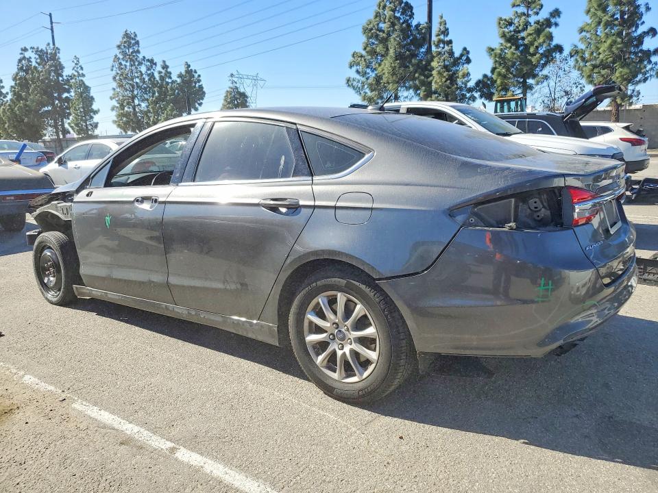 Photo 2 from auction – 2017 FORD FUSION S with VIN 3FA6P0G76HR373361