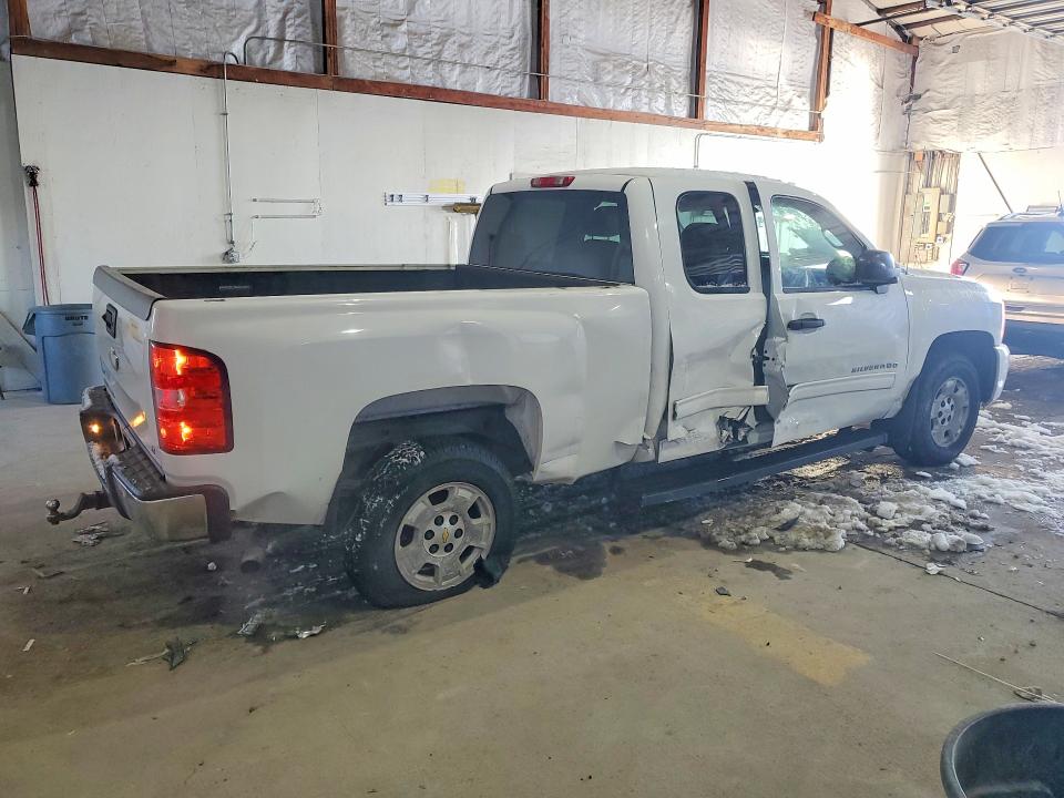 Photo 3 from auction – 2011 CHEVROLET SILVERADO with VIN 1GCRCSE07BZ378589