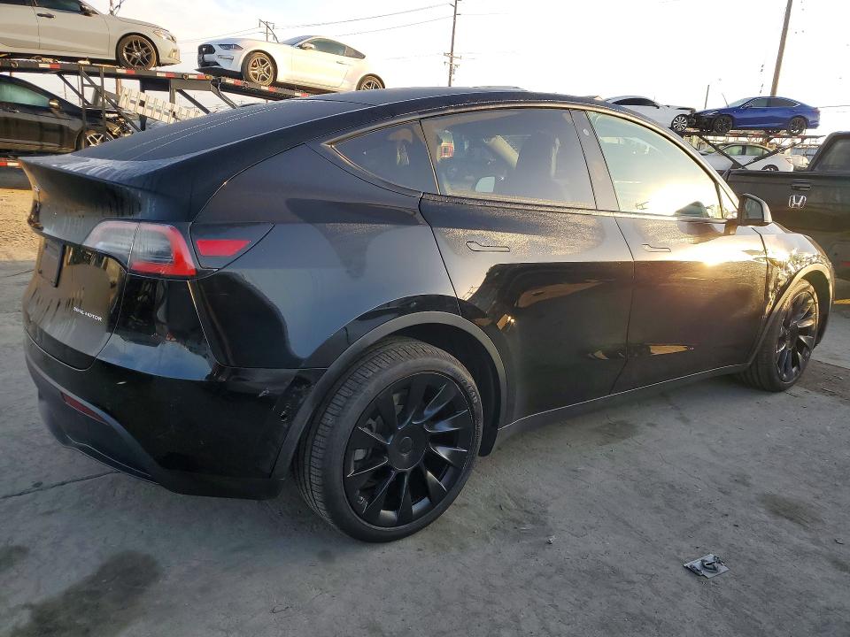 Photo 3 from auction – 2020 TESLA MODEL Y with VIN 5YJYGDEEXLF052767