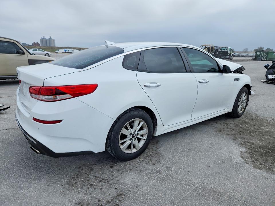Photo 3 from auction – 2019 KIA OPTIMA LX with VIN 5XXGT4L39KG280490