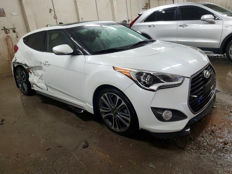 Photo 4 from auction – 2016 HYUNDAI VELOSTER T with VIN KMHTC6AE7GU284873