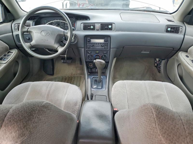 Photo 8 from auction – 2000 TOYOTA CAMRY CE with VIN 4T1BG22K7YU651561