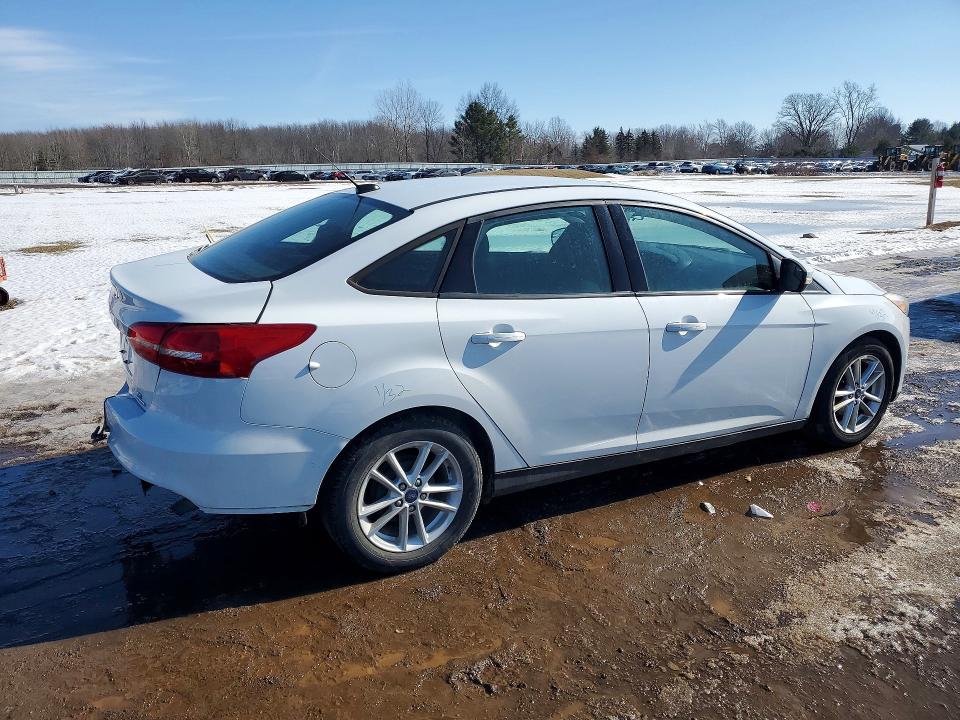 Photo 3 from auction – 2016 FORD FOCUS with VIN 1FADP3F23GL358697