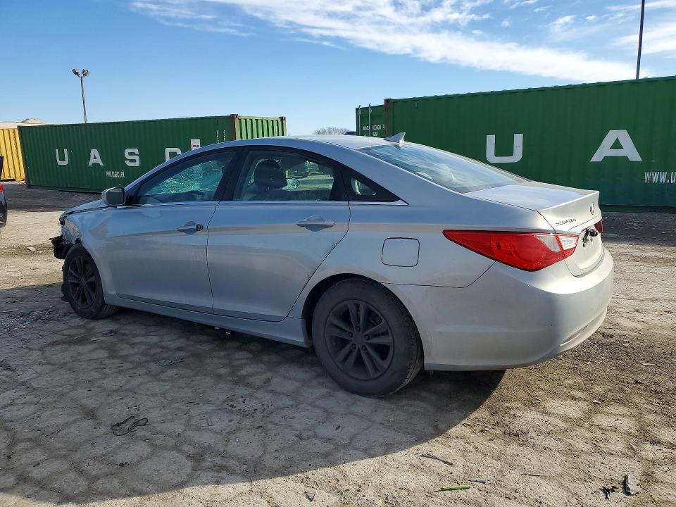 Photo 2 from auction – 2011 HYUNDAI SONATA with VIN 5NPEB4AC7BH246419