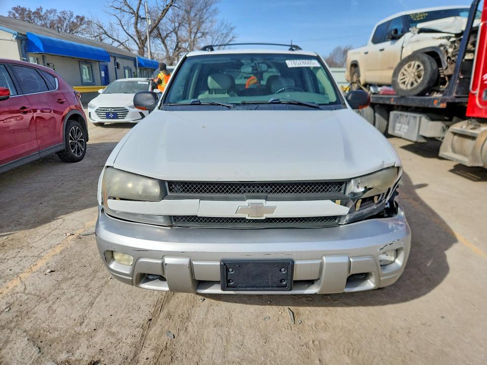 Photo 5 from auction – 2005 CHEVROLET TRAILBLAZER with VIN 1GNDT13S452218196