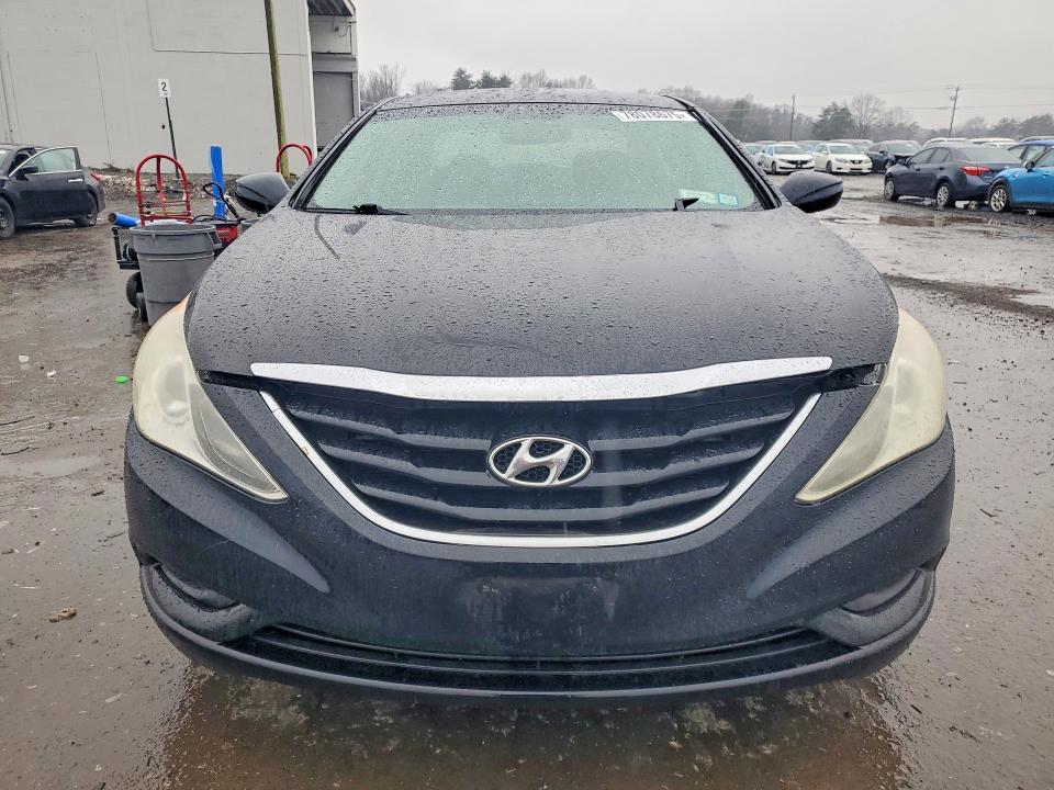 Photo 5 from auction – 2011 HYUNDAI SONATA with VIN 5NPEB4AC7BH198596
