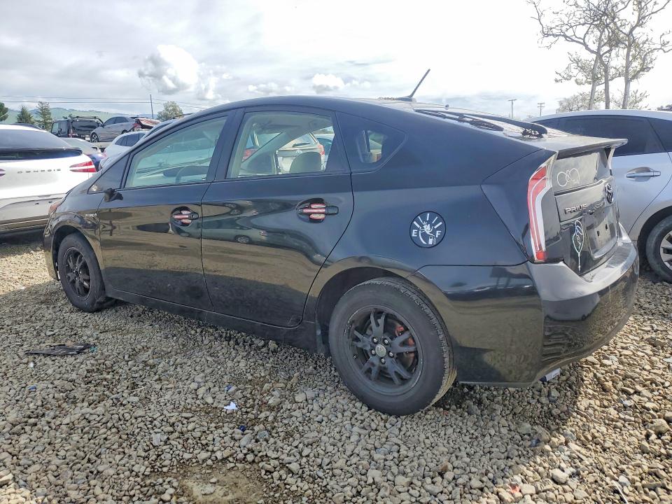 Photo 2 from auction – 2013 TOYOTA PRIUS with VIN JTDKN3DU3D5640561