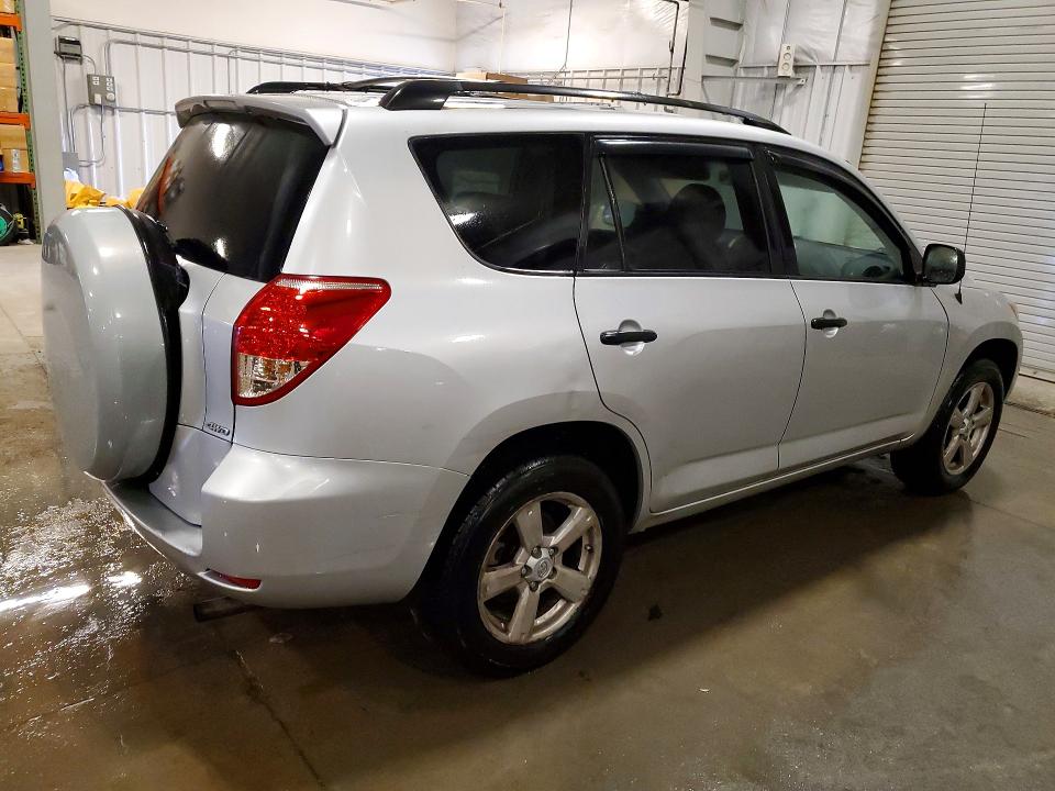 Photo 3 from auction – 2006 TOYOTA RAV4 with VIN JTMBD33V765045227