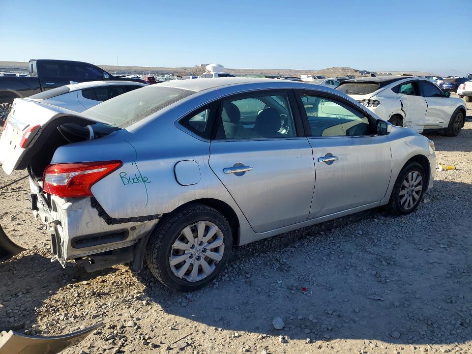 Photo 3 from auction – 2016 NISSAN SENTRA S with VIN 3N1AB7AP1GY277049