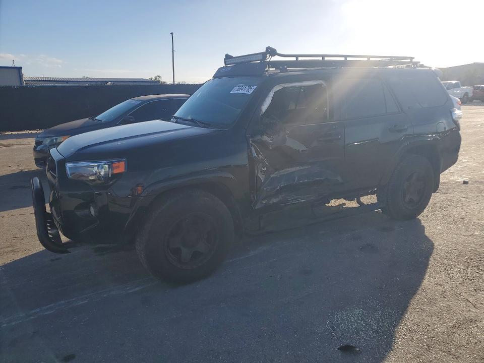 TOYOTA 4RUNNER 2018 with VIN JTEZU5JR8J5177949 - Photo from auction