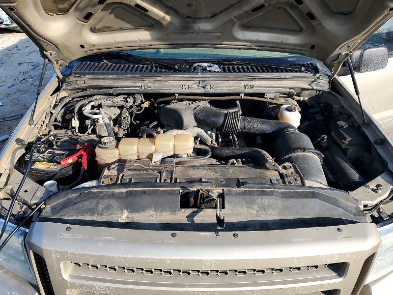 Photo 12 from auction – 2005 FORD EXCURSION with VIN 1FMNU43S15EC01698
