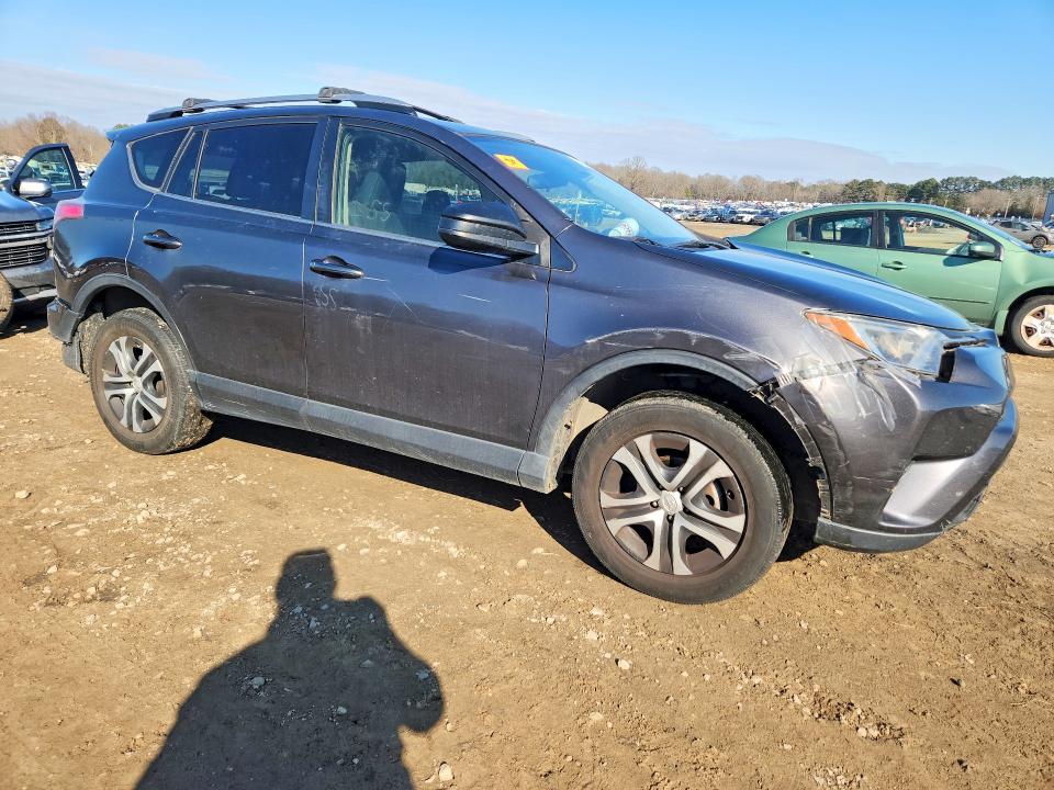 Photo 4 from auction – 2018 TOYOTA RAV4 with VIN JTMZFREV1JJ157000