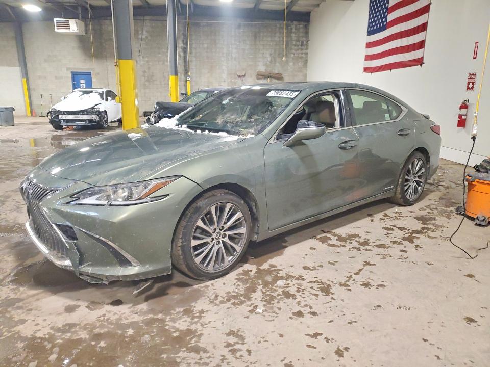 LEXUS ES 300H 2019 z numerem VIN JTHB21B16K2022878 - Zdjęcie z aukcji