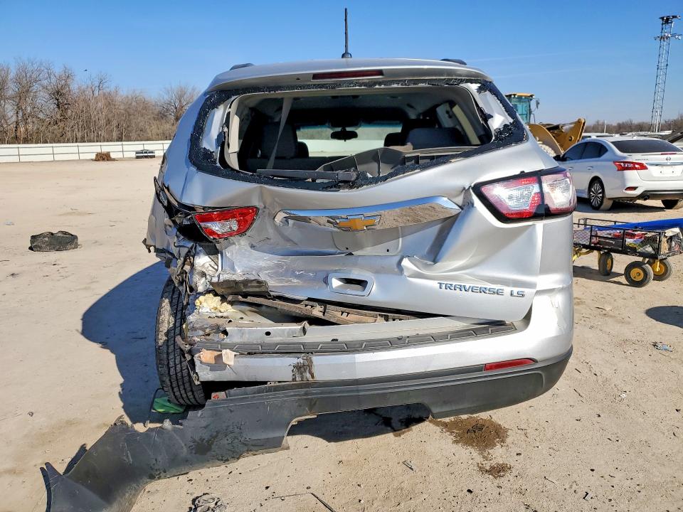Photo 6 from auction – 2015 CHEVROLET TRAVERSE with VIN 1GNKRFED3FJ380281