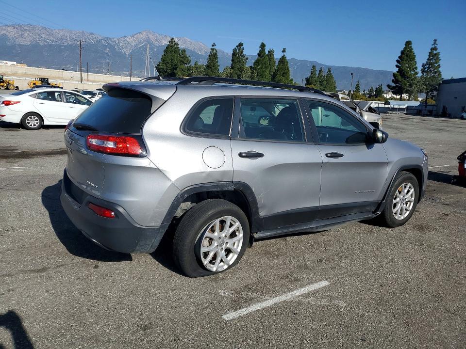 Photo 3 from auction – 2015 JEEP CHEROKEE with VIN 1C4PJLAB7FW677887